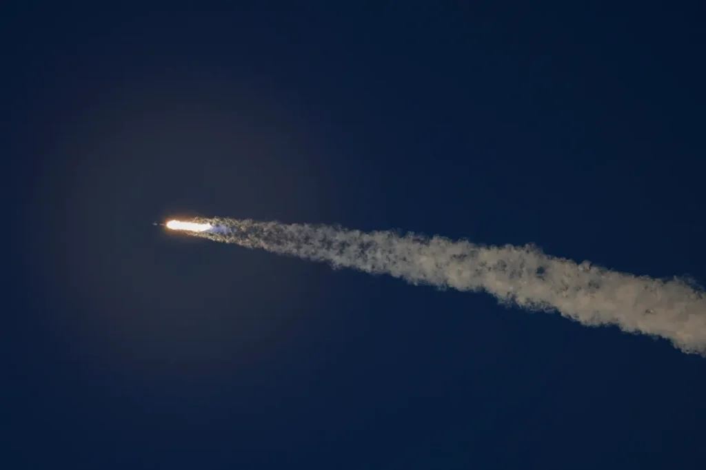 SpaceX Eyes Massive Starlink Expansion With Plans for 100,000 Additional Satellites